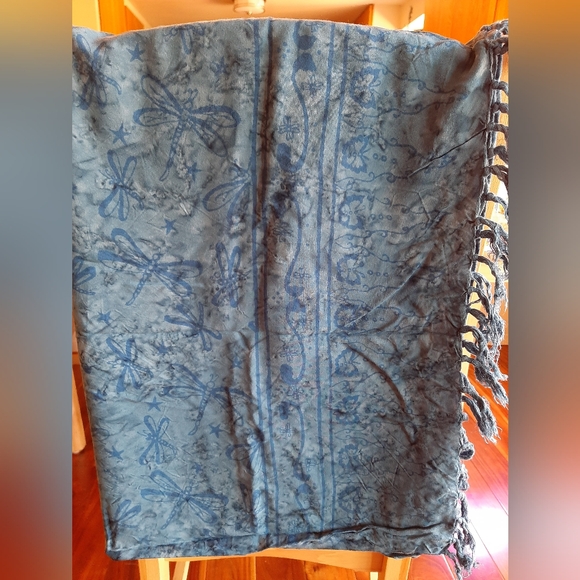 Blue dragonfly wrap. - Picture 1 of 3